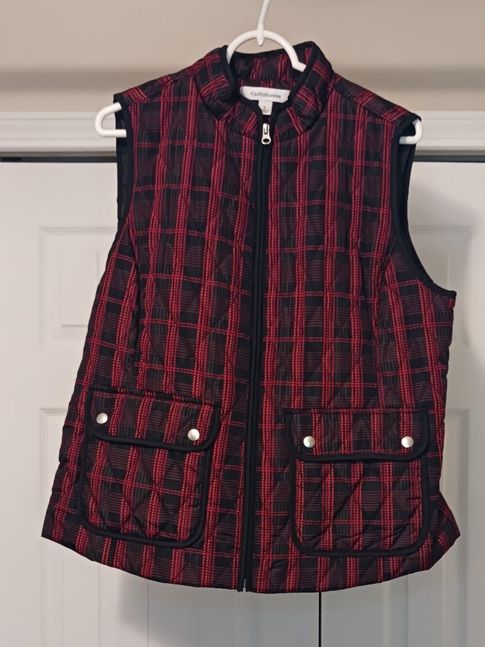 NWOT Croft & Barrow Red/Black Vest Size L